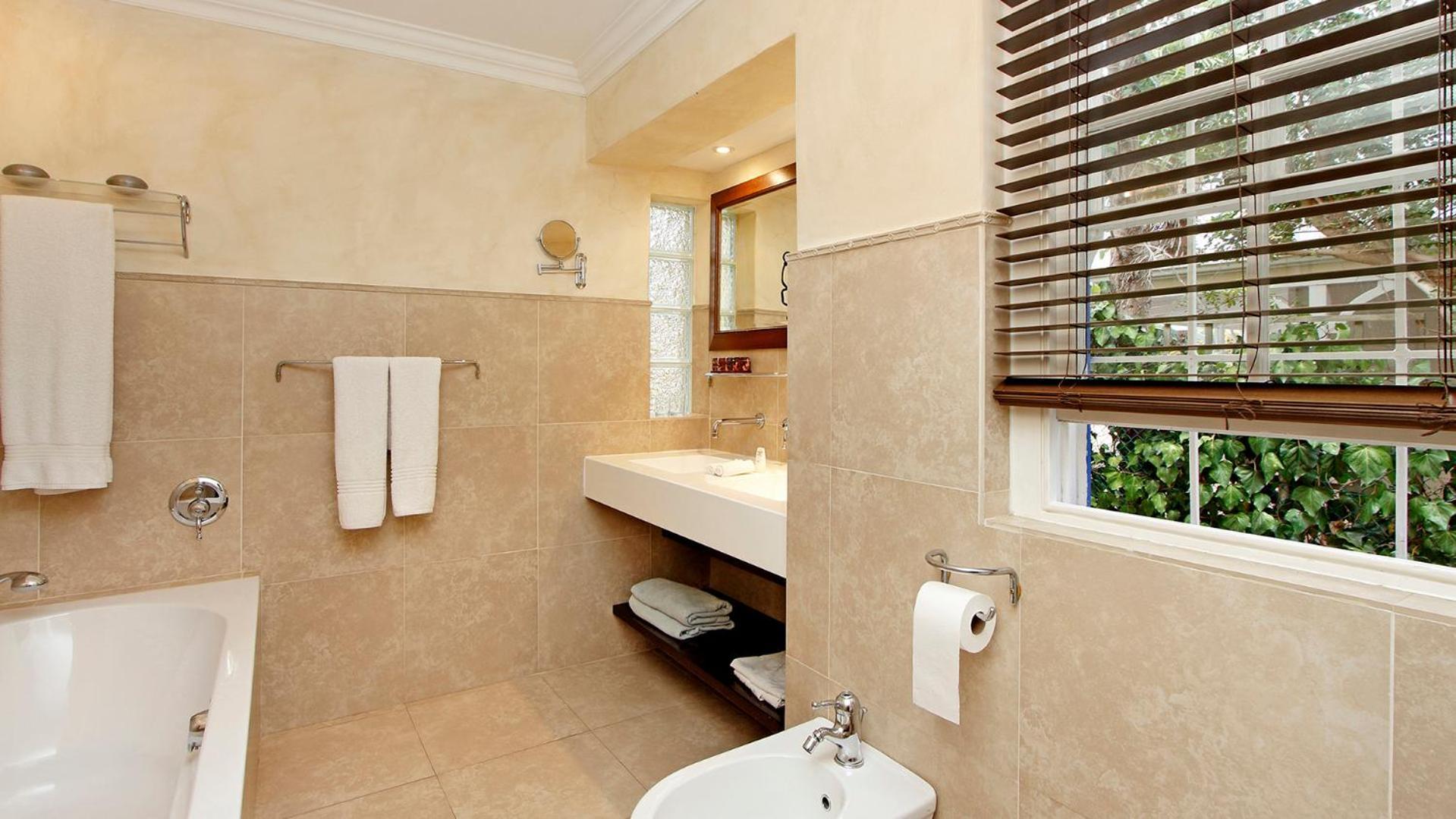 Plumwood Boutique Hotel By The Living Journey Collection فرانستشوك المظهر الخارجي الصورة